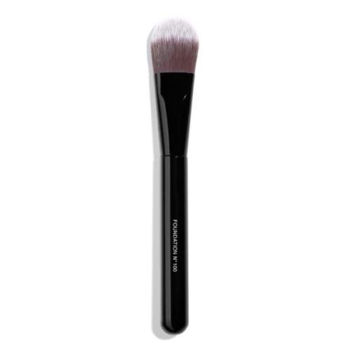 Chanel Kozmetický štetec na tekutý make-up Pinceau Fond De Teint N°100